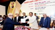 Hon’bal Commerce Minister Mr. Tipu Munshi handed over the award in a ceremony at a hotel in the capital on 25 June, 2023.